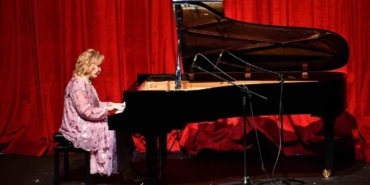 Dünyaca ünlü piyanist Gülsin Onay, Balıkesir’de sahne aldı
