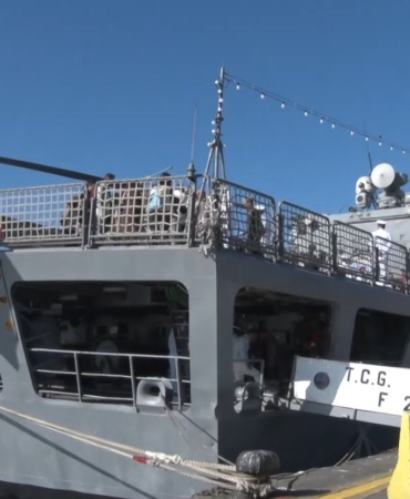 TCG Fatih-Fırkateyn Gemisi, Sarayburnu Limanı’nda ziyarete açıldı