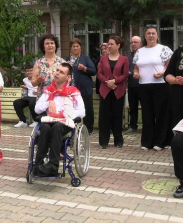 Edirne’de temsili askerlik töreninde duygu dolu anlar yaşandı: Özel bireyler askere uğurlandı