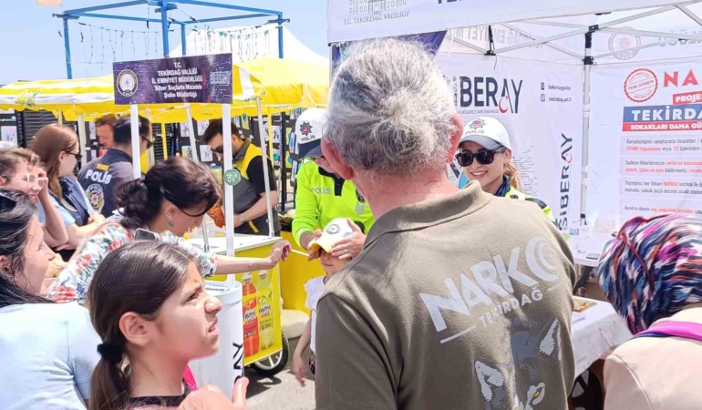Tekirdağ polisi anne ve çocukları sevindirdi