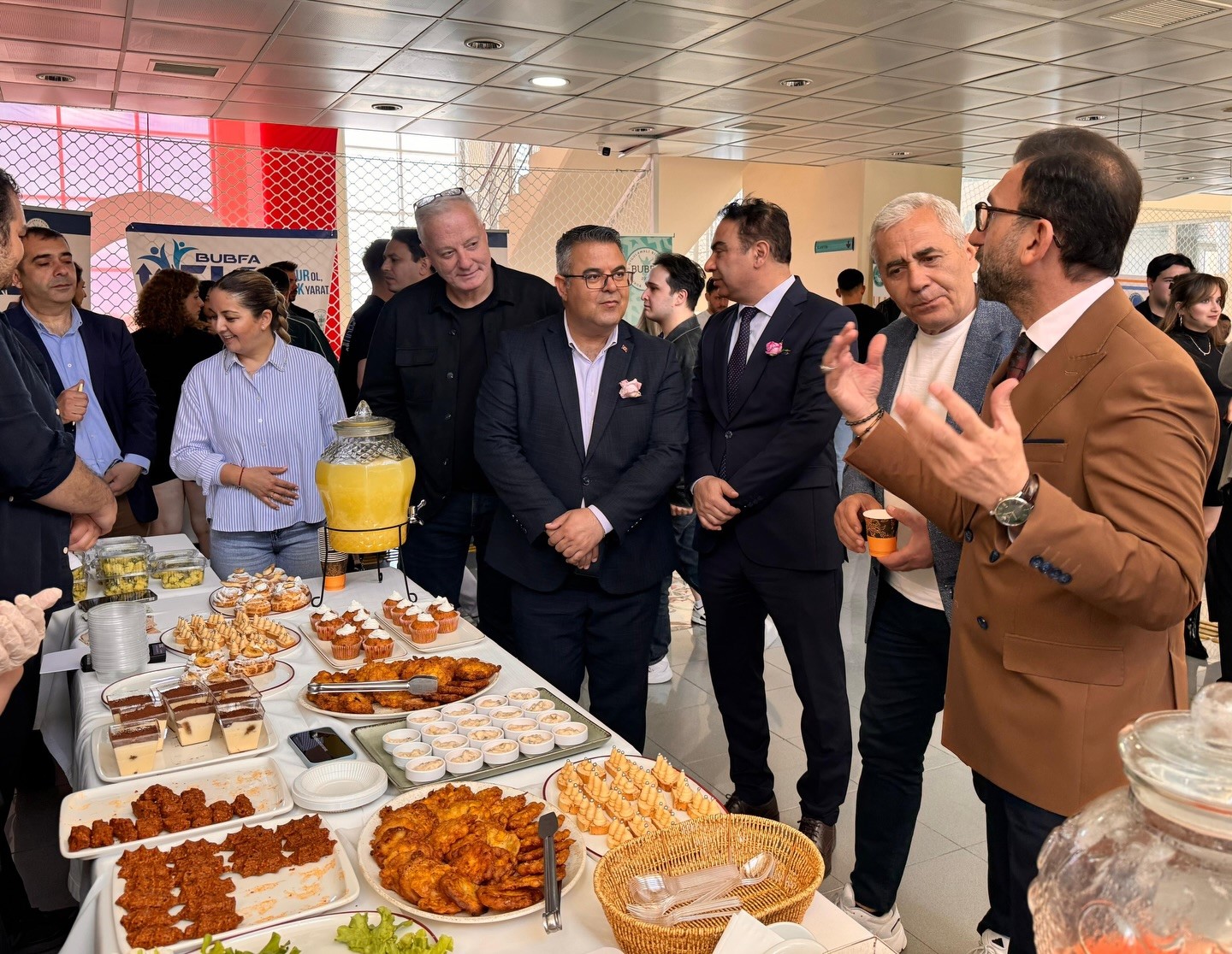 Burhaniye’de üniversitelilerin bahar coşkusu