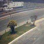 Tekirdağ’da feci kaza kamerada: İki tırın arasında kalan araçtan sağ çıktı