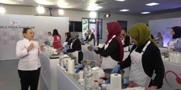 Türk Kızılay’ın "iyilikle pişen hayatlar’ atölyesi Bursa’da kadınlarla buluştu