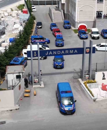 Tekirdağ’da dar sokaklarda huzur uygulaması: 21 aranan şahıs yakalandı
