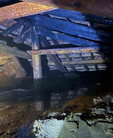 Bilecik’te sobanın alev alması sonucu evin çatı kısmı yandı