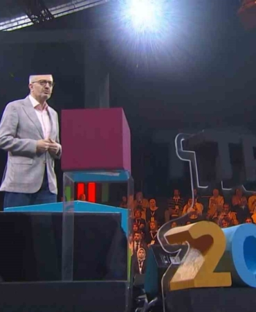 İletişim Başkanı Duran: "Artık teknoloji şirketleri bizi kontrol eden bir konuma geliyorlar"