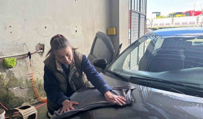 Babaeski’de oto yıkamaya ‘kadın eli’ değdi