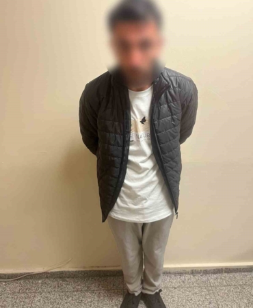 Sancaktepe’de marketten kahve makinesi hırsızlığı kamerada
